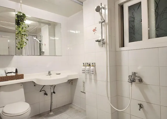 Ellastay Wide House Subway Station Area Family Travel Recommendation